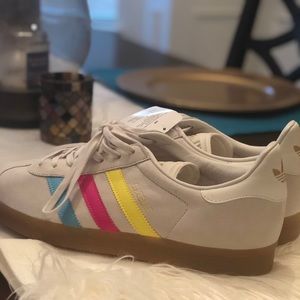 🔥🔥 Brand New NEVER WORN ADIDAS GAZELLE🔥🔥🔥